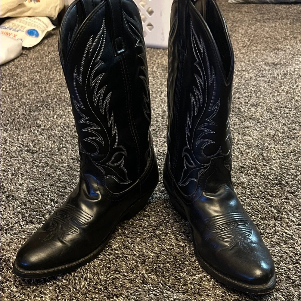 Laredo Women's Black Leather Boots - Picture 3 of 8